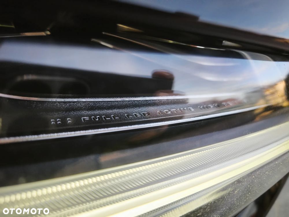 Volvo V60 D3 R-Design - 25