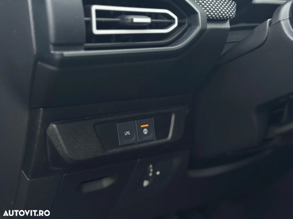 Dacia Logan TCe 90 MT6 Expression - 16