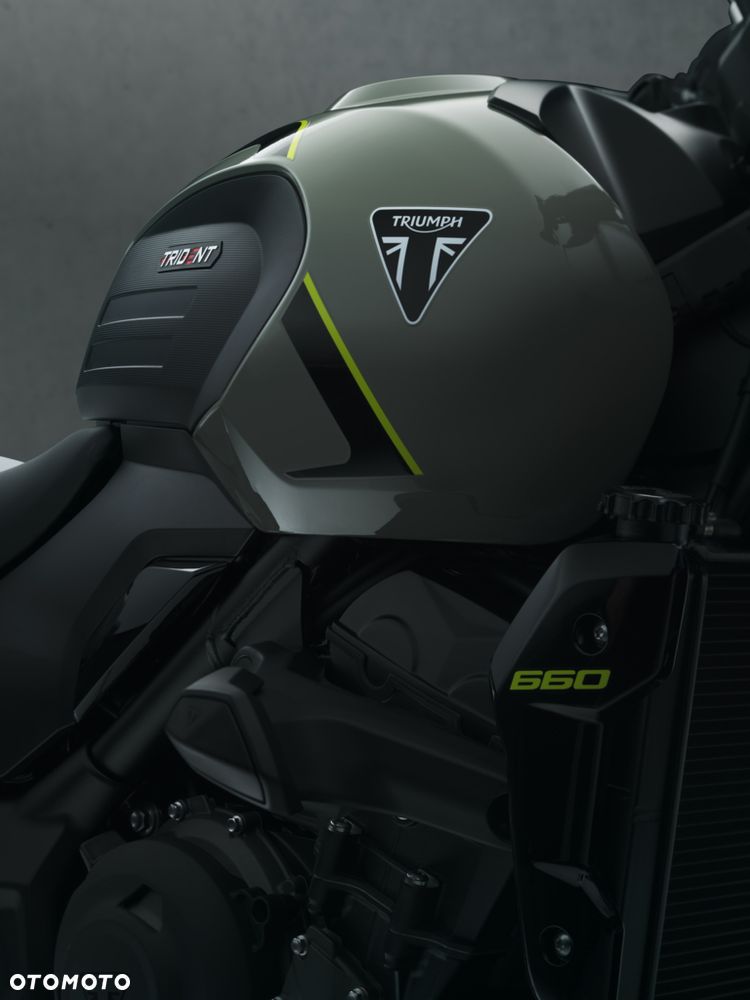 Triumph Trident - 24