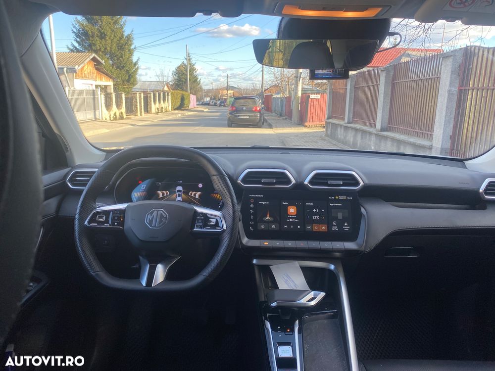 MG ZS HEV 1.5 GSI AT Exclusive - 3