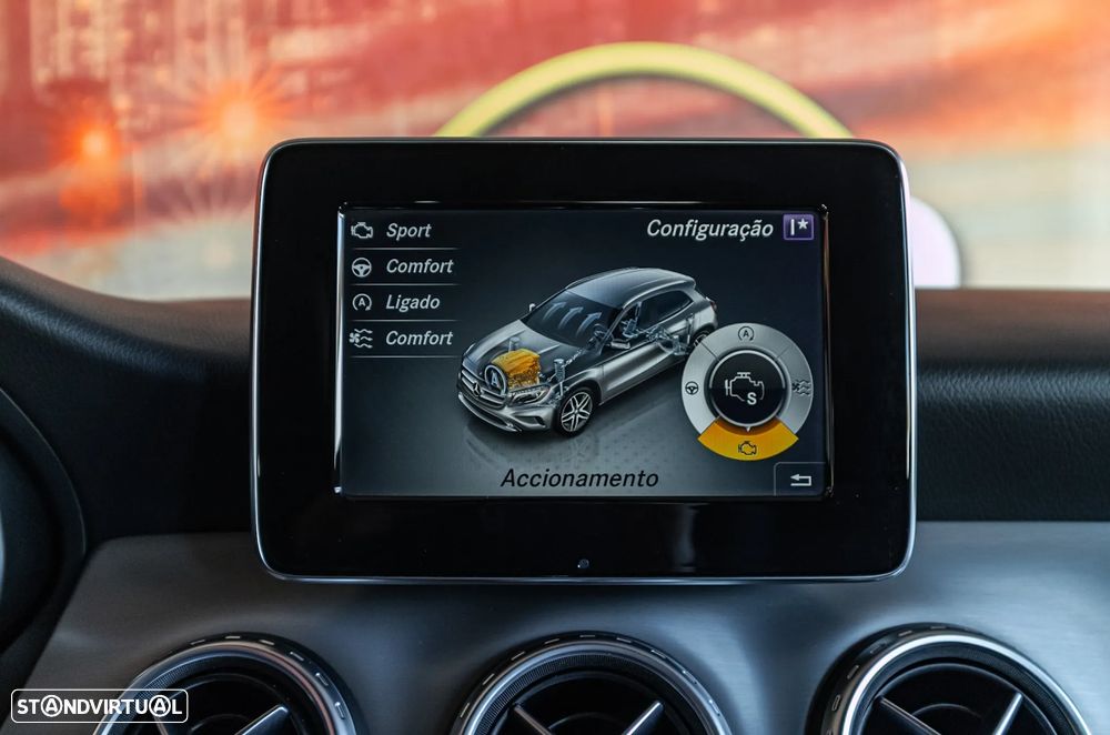 Mercedes-Benz GLA 180 d AMG Line - 12