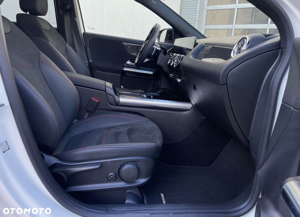 Mercedes-Benz GLA 200 d AMG Line 8G-DCT - 22