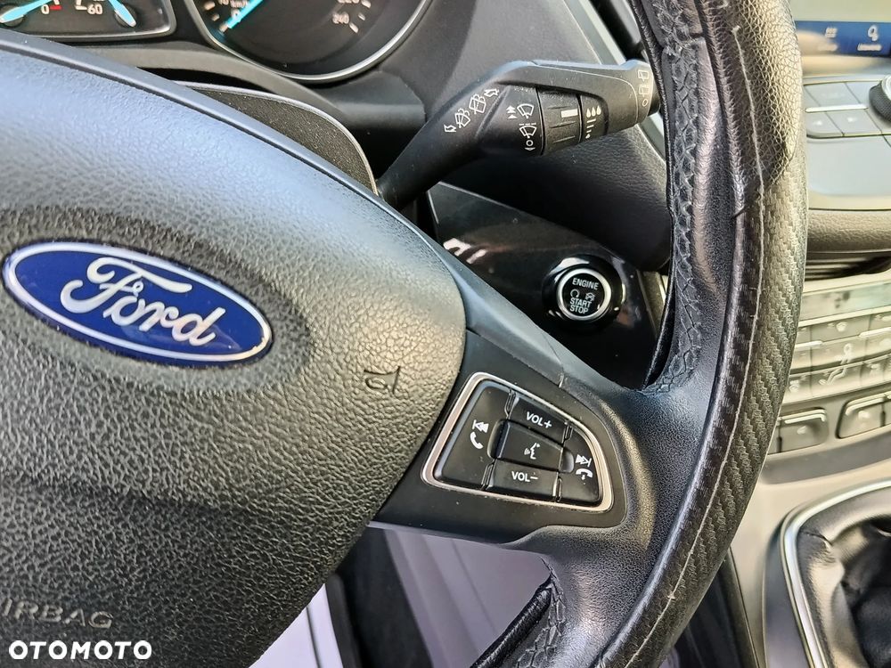 Ford Kuga - 25