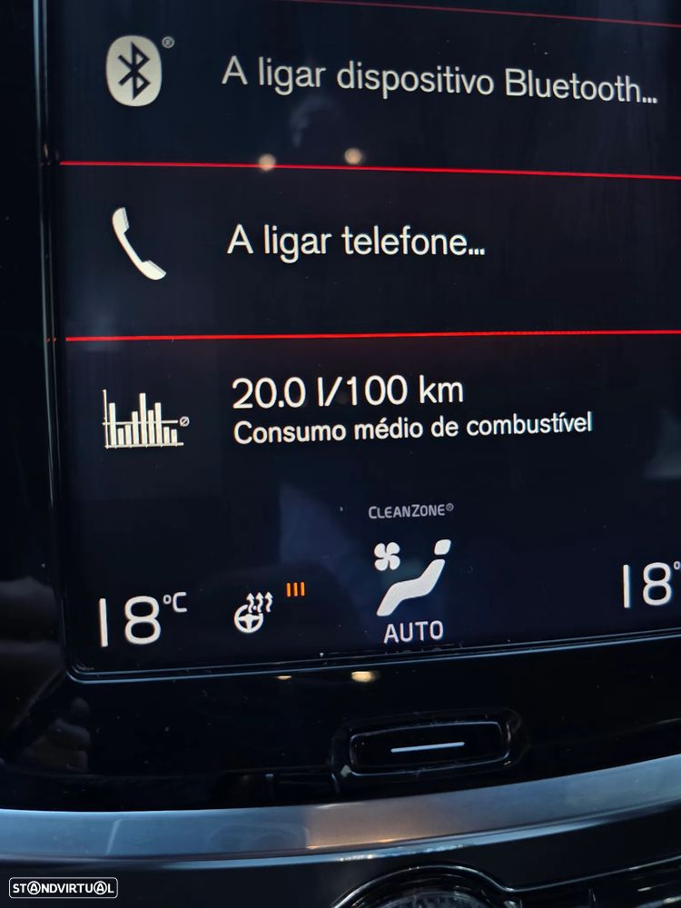 Volvo V60 2.0 D4 R-Design Geartronic - 24