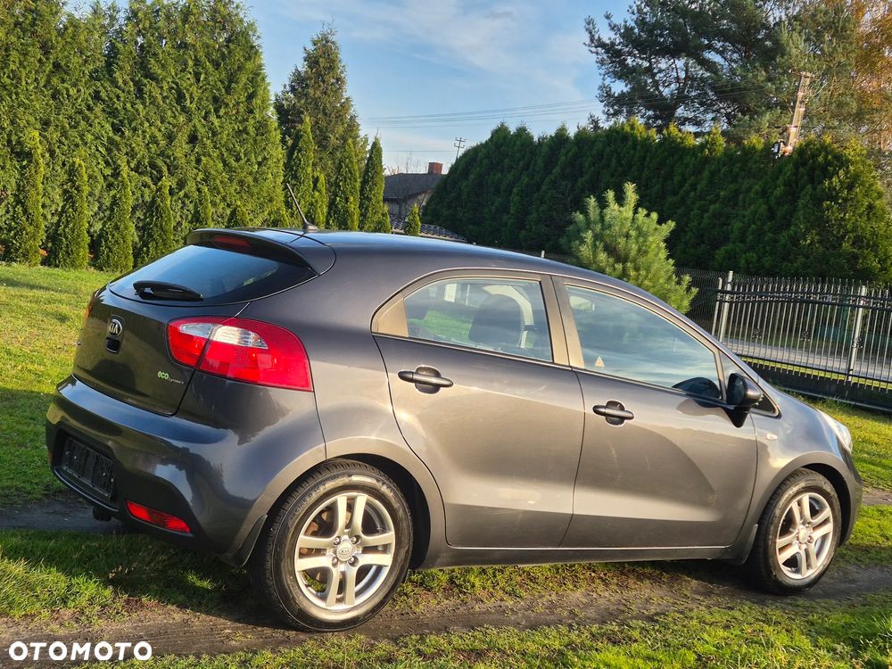 Kia Rio - 3