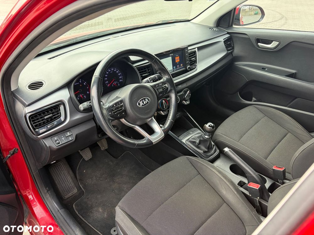 Kia Rio 1.2 L - 8