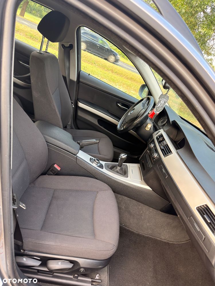 BMW Seria 3 320d - 6
