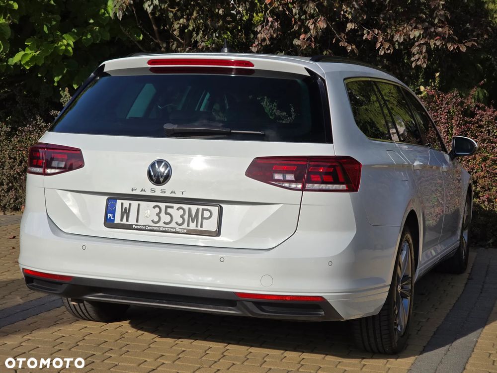 Volkswagen Passat Variant 2.0 TDI EVO Elegance DSG - 11