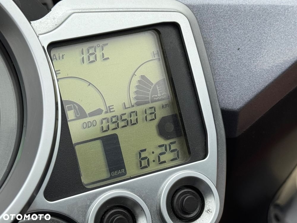 Yamaha FJR - 33