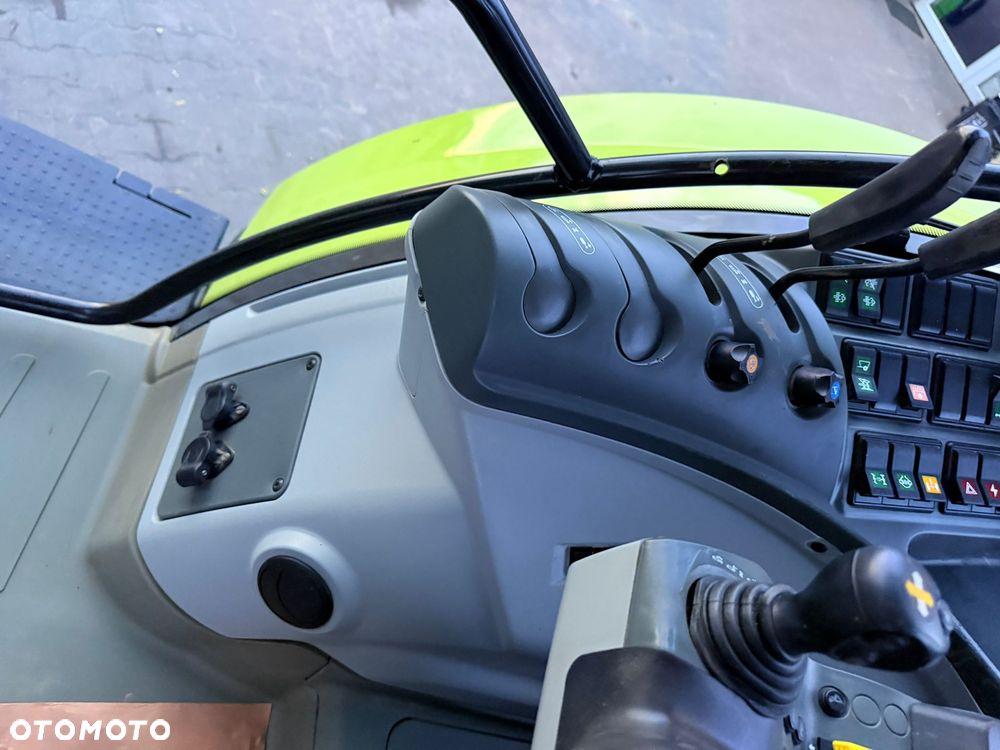 Claas Arion 520 - 27