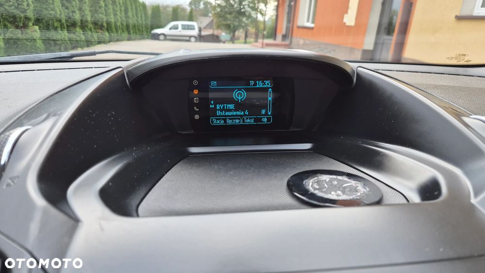 Ford Kuga 1.6 EcoBoost 2x4 Titanium - 23