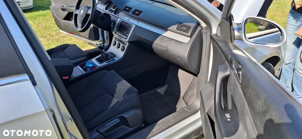 Volkswagen Passat 2.0 TDI DPF Comfortline - 9