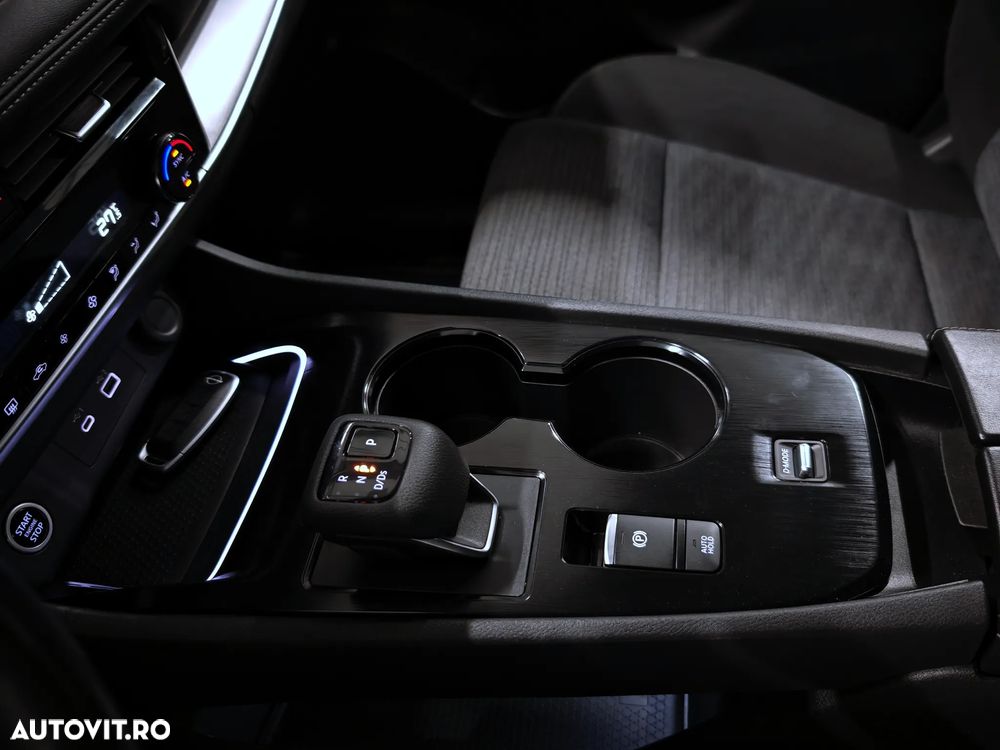 Nissan X-Trail 1.5L X-Tronic CVT 7 locuri MHEV N-Connecta - 24