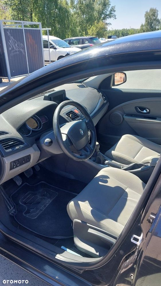 Renault Megane dCi 110 FAP Paris - 6