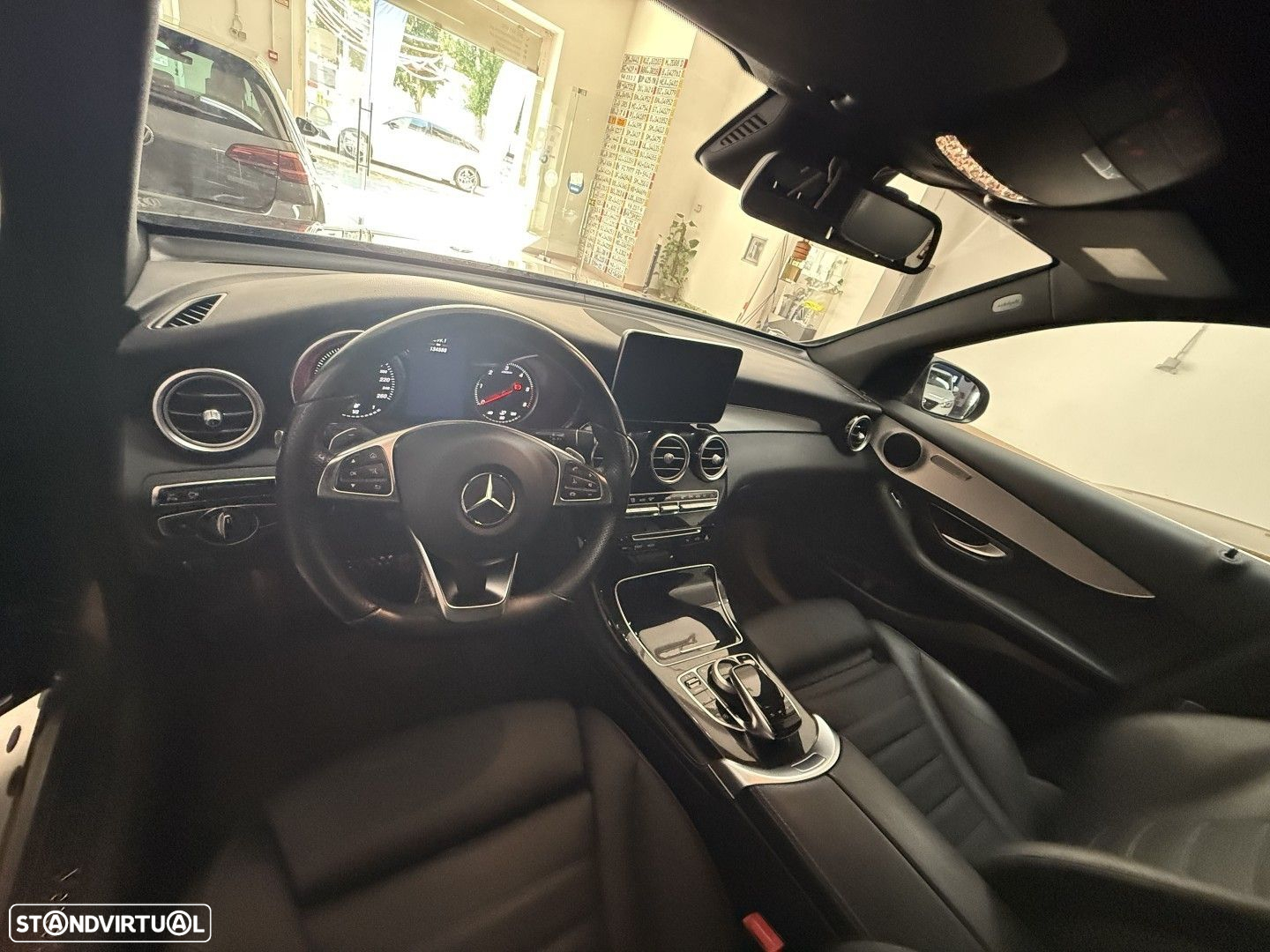 Mercedes-Benz GLC 250 d 4Matic 9G-TRONIC AMG Line - 12