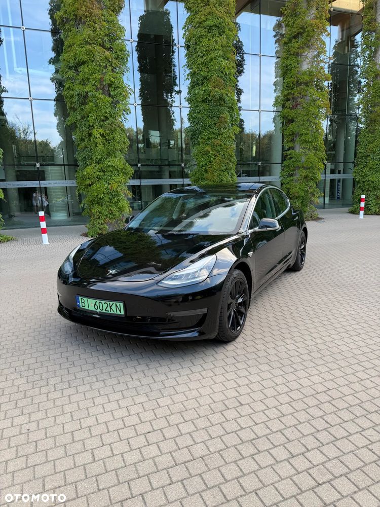 Tesla Model 3 - 1