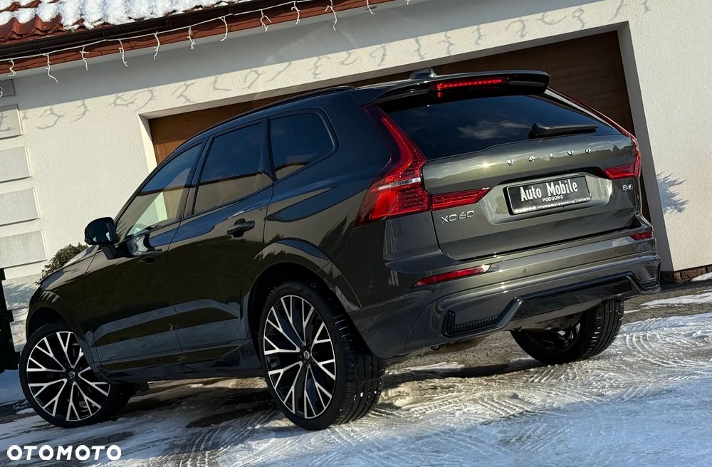 Volvo XC 60 B4 D AWD Plus Dark - 4