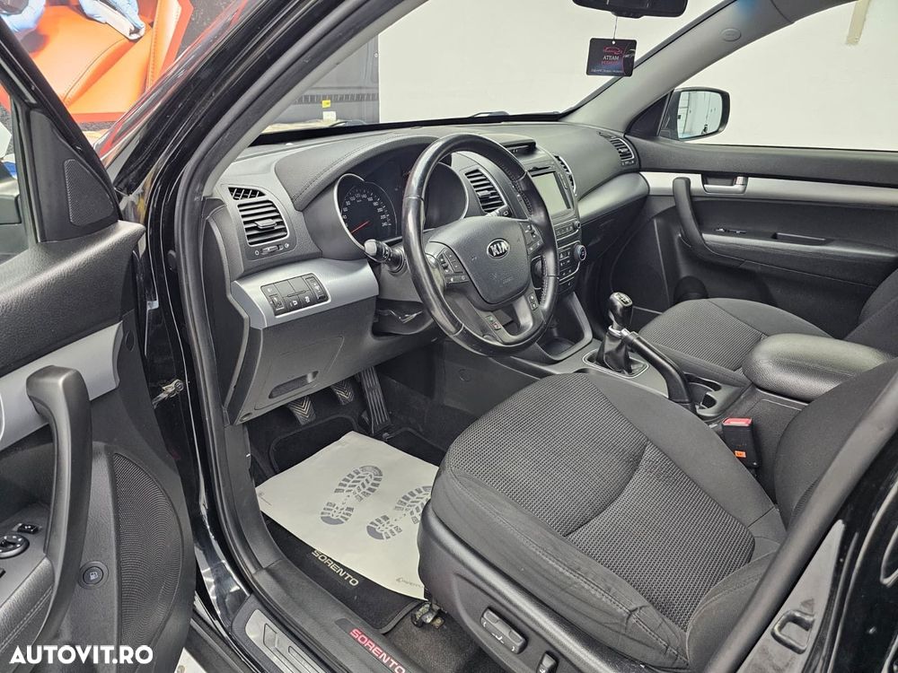 Kia Sorento 2.2 DSL BASE MT 4x2 - 2