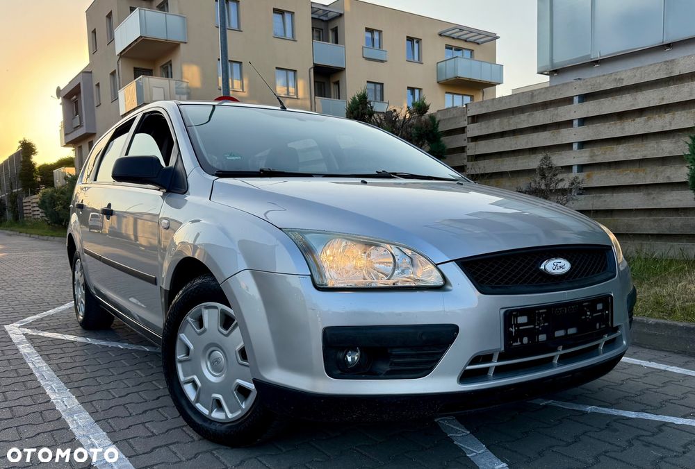 Ford Focus 1.6 16V Trend - 1