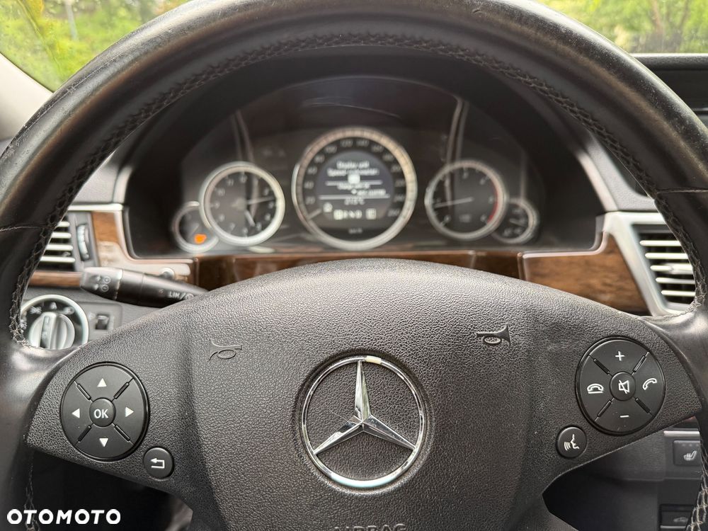 Mercedes-Benz Klasa E - 19