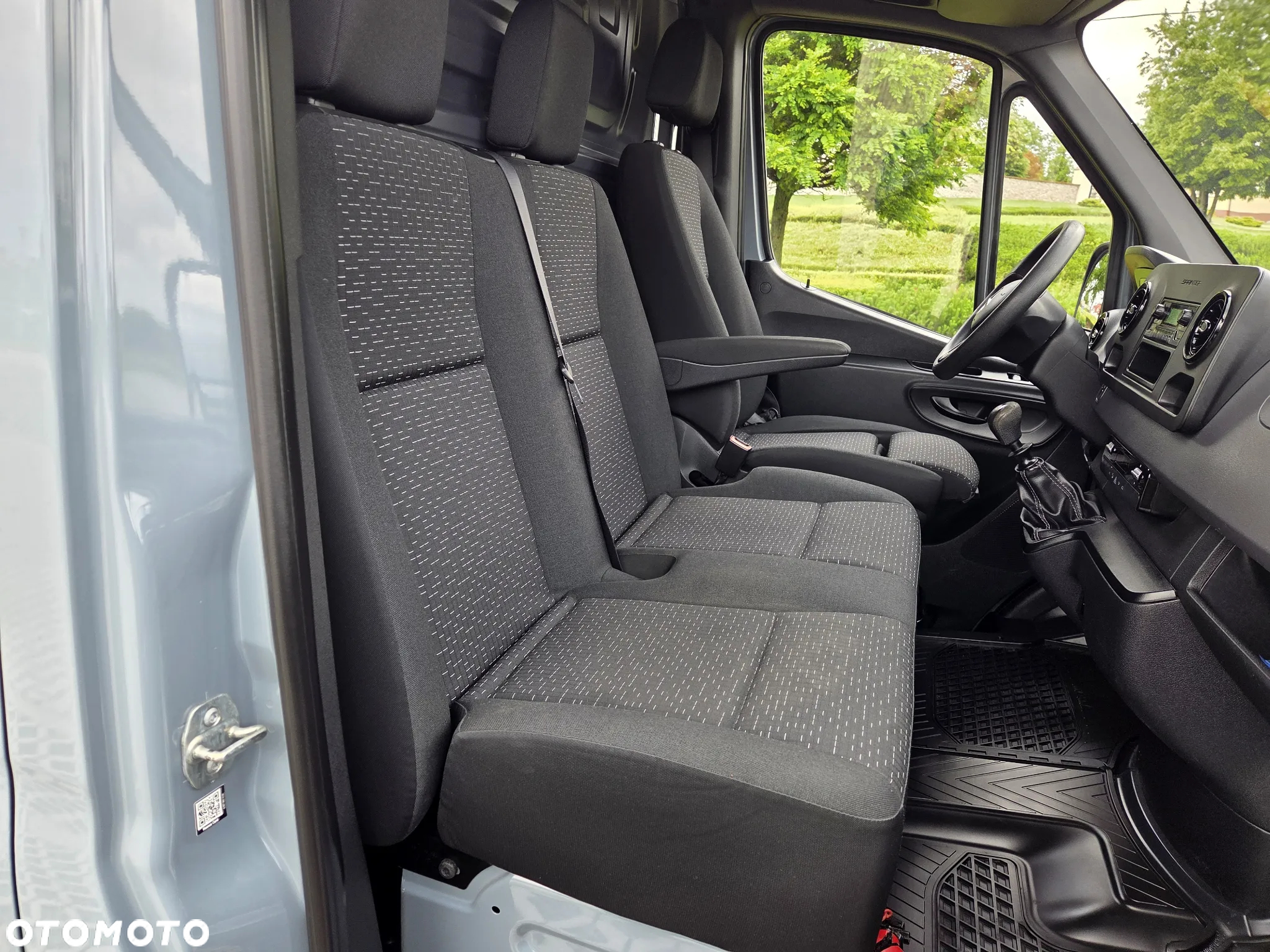 Mercedes-Benz Sprinter - 30