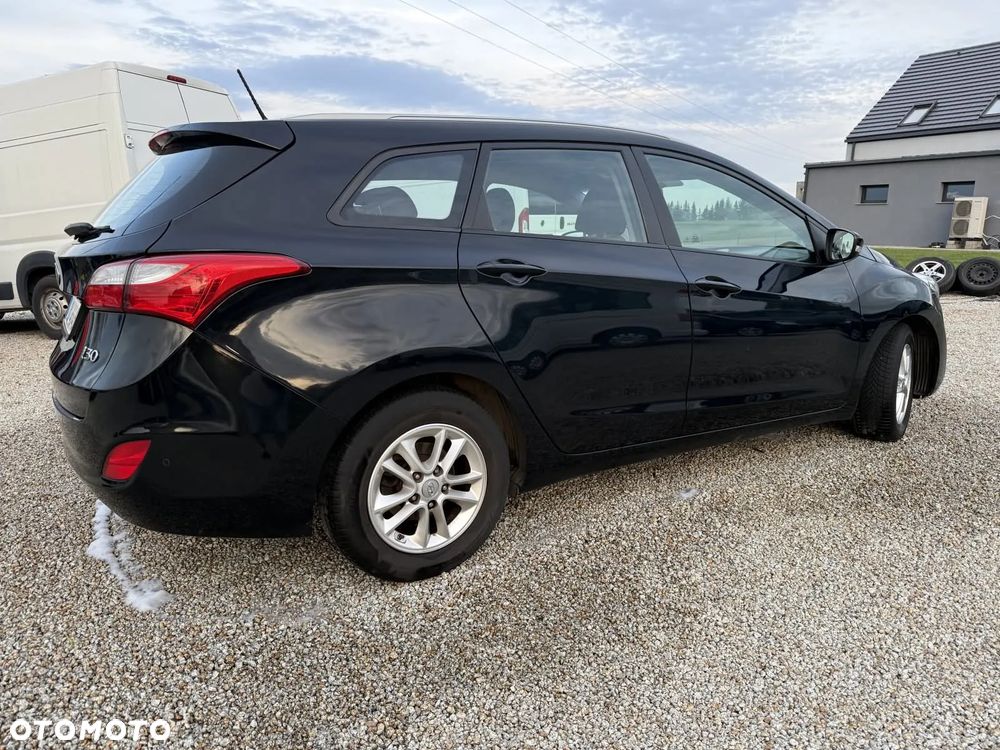 Hyundai i30 Kombi 1.6 GDi DCT Style - 4