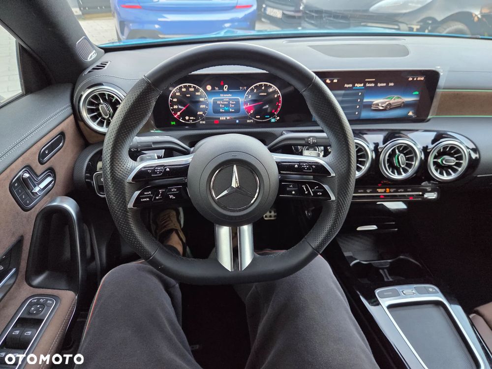 Mercedes-Benz CLA 220 mHEV 4-Matic AMG Line 8G-DCT - 12