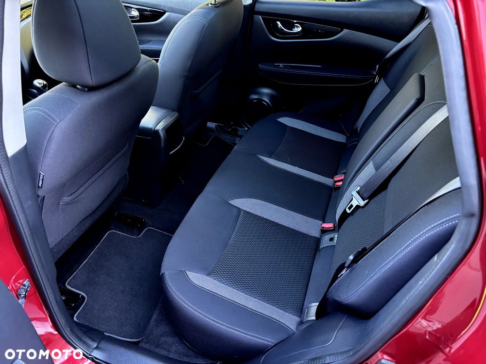 Nissan Qashqai 1.5 dCi N-Connecta - 17