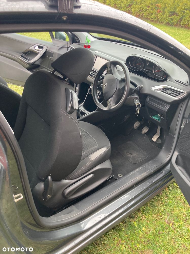 Peugeot 208 1.2 PureTech Active - 5