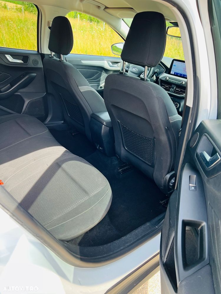 Ford Focus 1.5 TDCi Powershift Titanium - 13