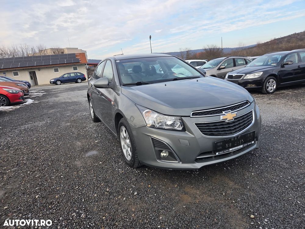 Chevrolet Cruze 2.0 LS - 2