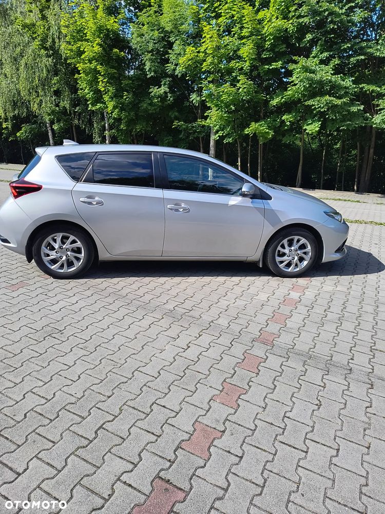 Toyota Auris - 14