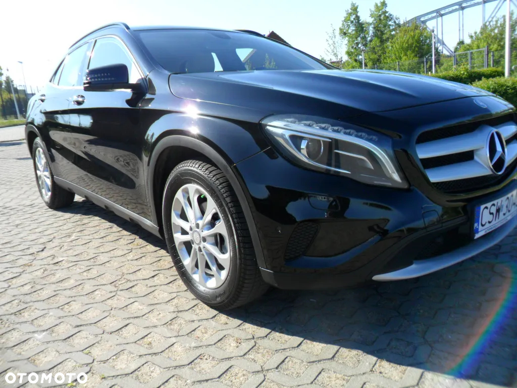 Mercedes-Benz GLA - 12