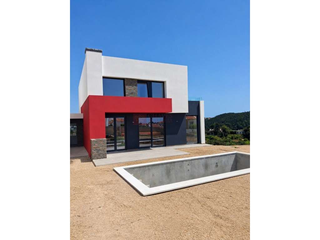 MAFRA - T4 COM PISCINA PRIVATIVA, JARDIM E GARAGEM - A 5 MINUTOS DO... - Grande imagem: 5/28
