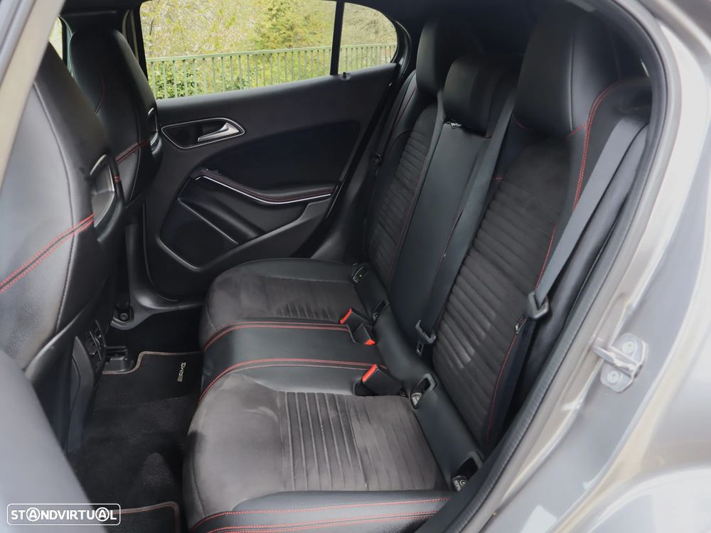 Mercedes-Benz GLA 180 d AMG Line - 28