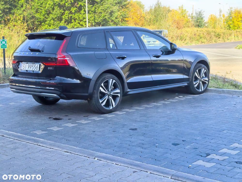 Volvo V60 B5 B AWD Plus Dark - 5