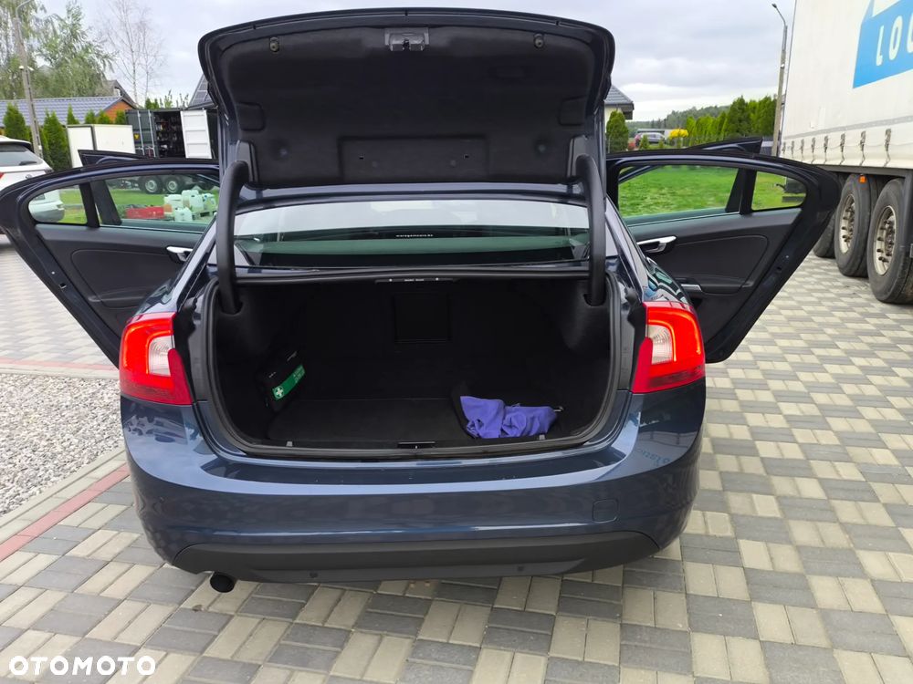 Volvo S60 D3 Momentum - 19