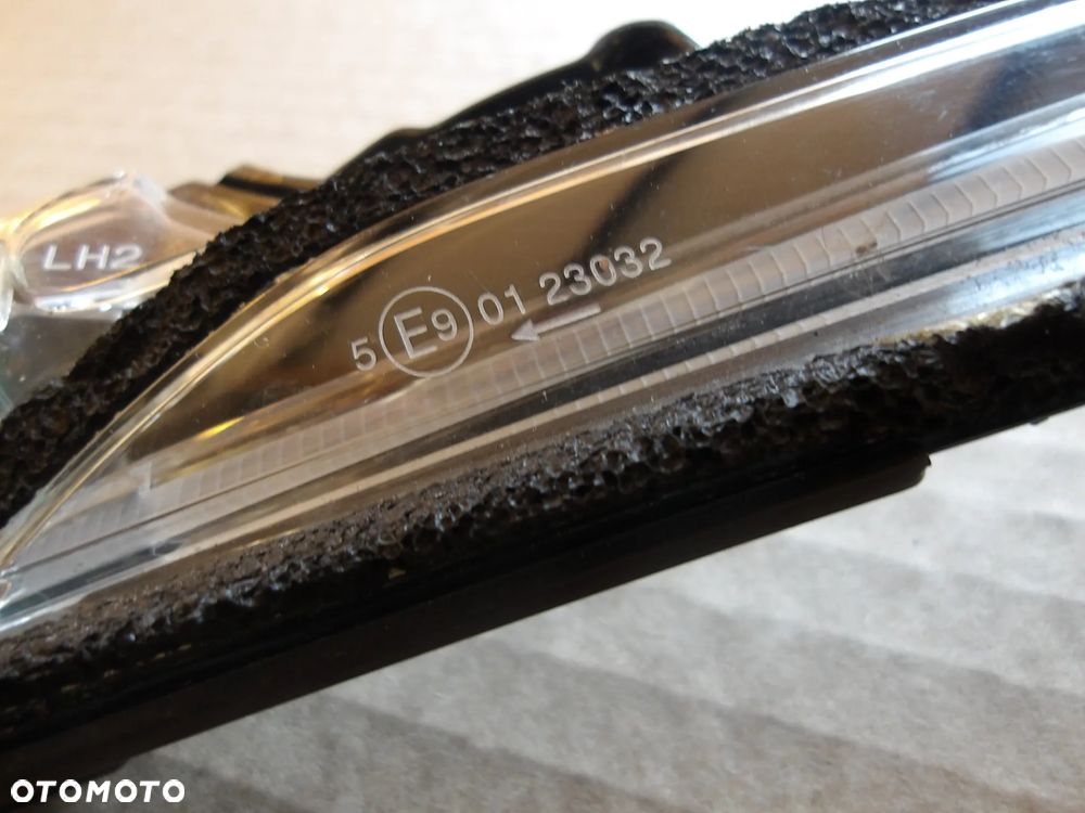 KIERUNKOWSKAZ LUSTERA LEWY HYUNDAI I20 III 87614-Q000 - 4
