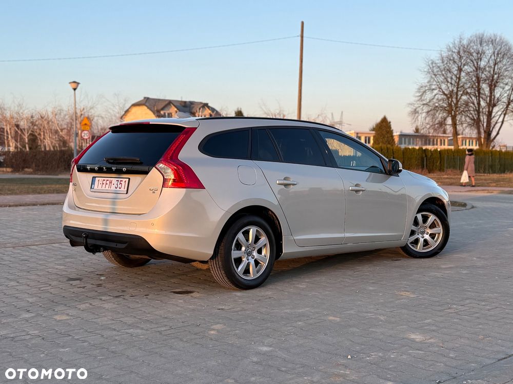 Volvo V60 D3 Summum - 17