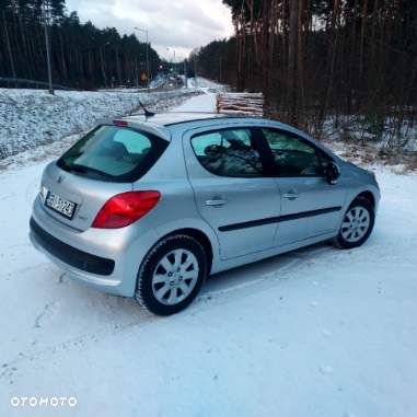Peugeot 207 1.4 16V Presence - 12