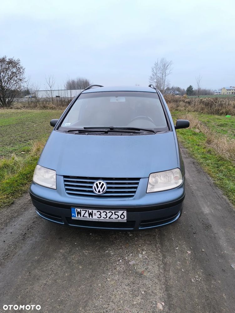 Volkswagen Sharan 2.0 Basis - 2