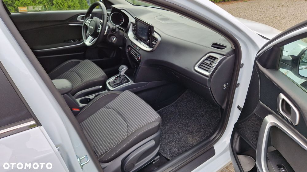 Kia Ceed - 16