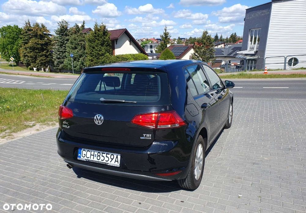 Volkswagen Golf - 6