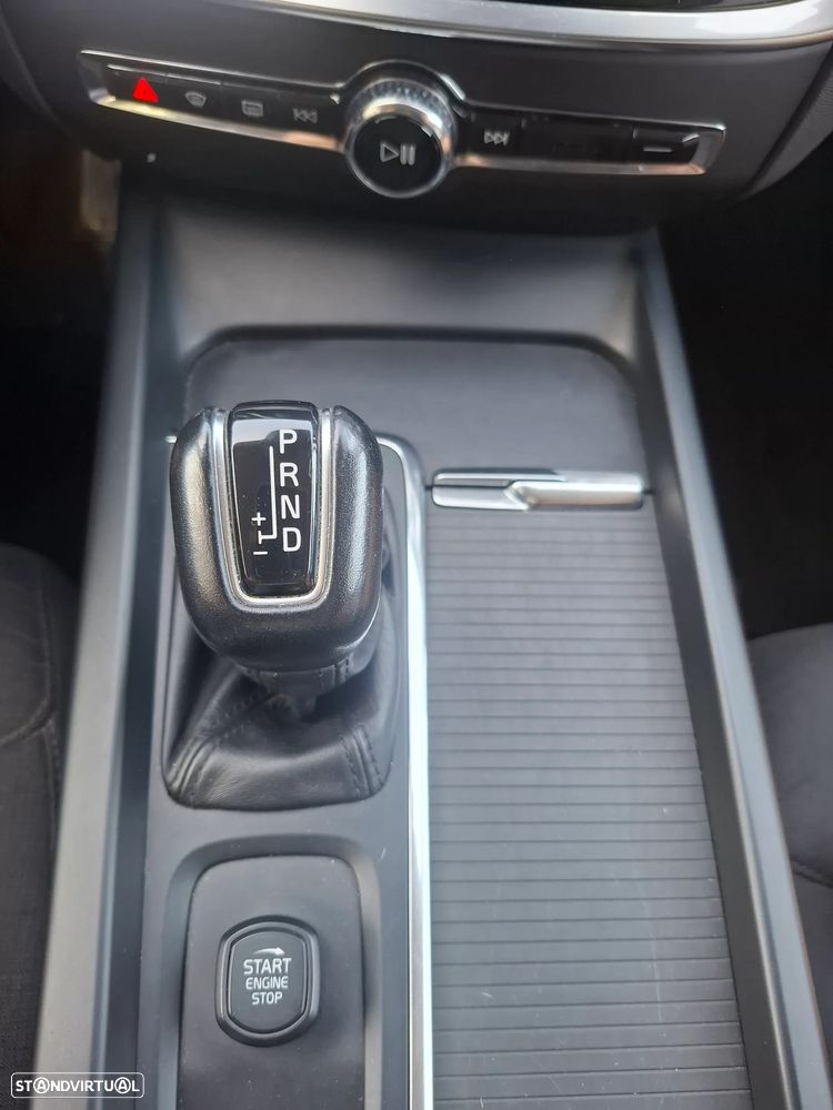 Volvo V60 2.0 D3 Momentum Geartronic - 11