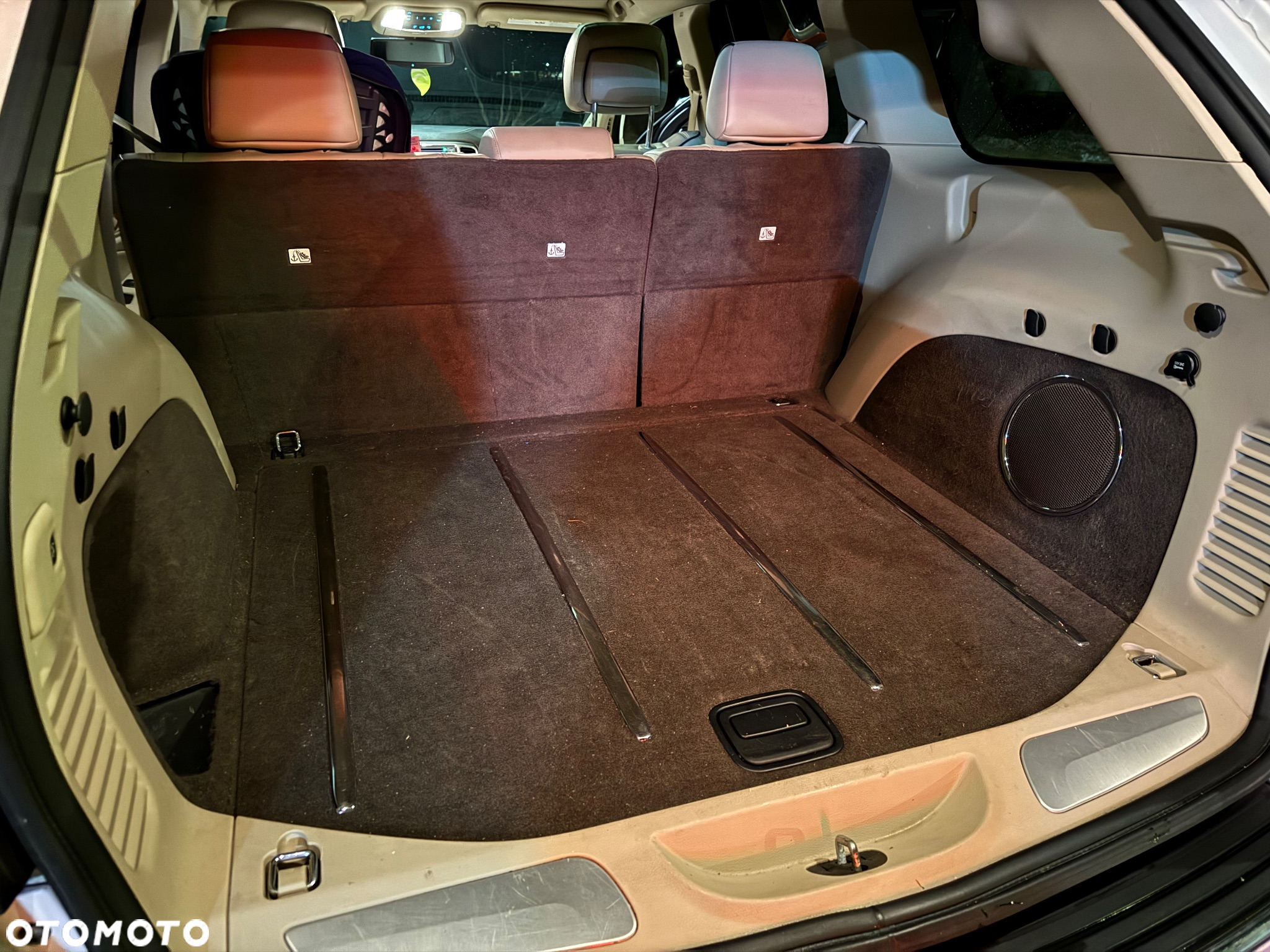 Jeep Grand Cherokee - 12