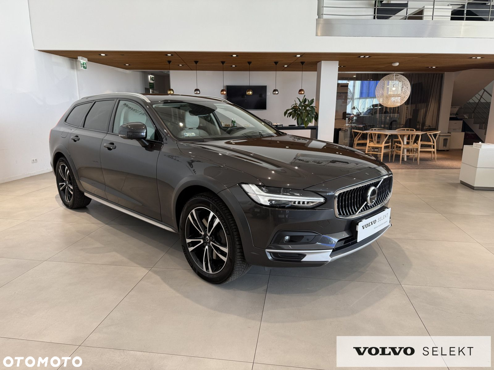 Volvo V90 Cross Country - 4