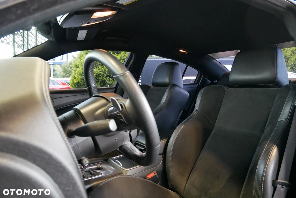 Dodge Charger 3.6 GT - 12