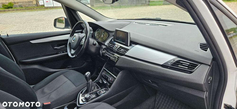 BMW Seria 2 216d - 20