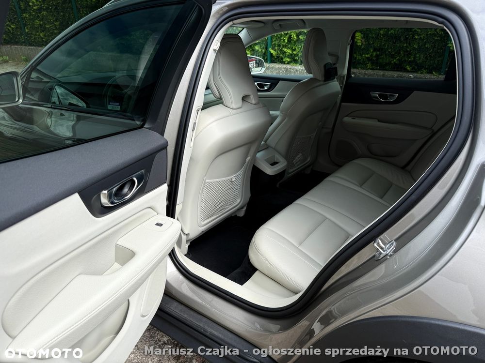Volvo V60 Cross Country Pro B5 B AWD - 11