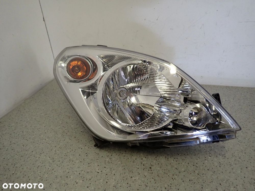 SUZUKI SPLASH LIFT 12-14 LAMPA PRZEDNIA PRAWA REFLEKTOR PRAWY - 1